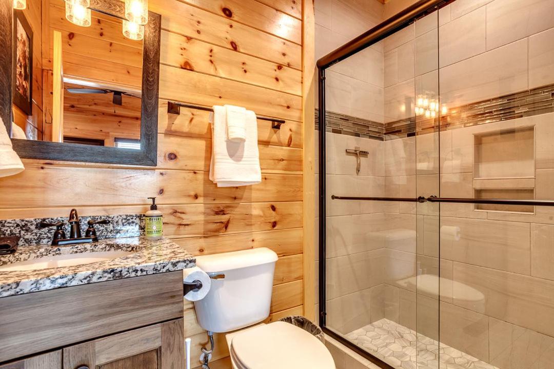 Gatlinburg Cabin With Private Hot Tub By Staycating Exterior foto